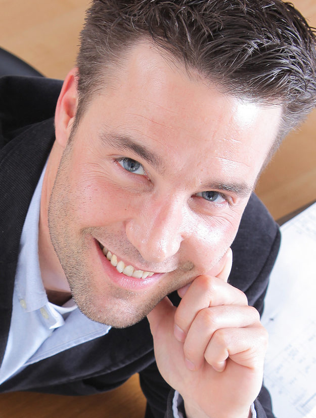 Portrait Sven Bähren Sven Bähren Dipl. Kommunikationsdesigner